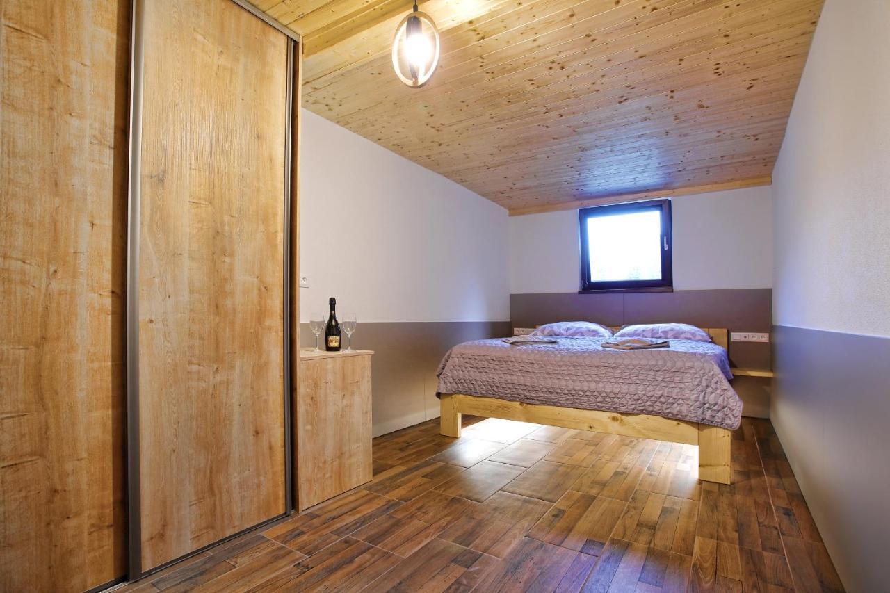 Liptovský Mikuláš Chalet Derese מראה חיצוני תמונה